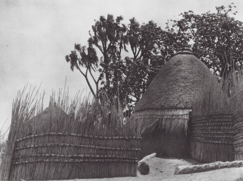 Afrika: Shilluk-Tempel von Hugo Adolf Bernatzik