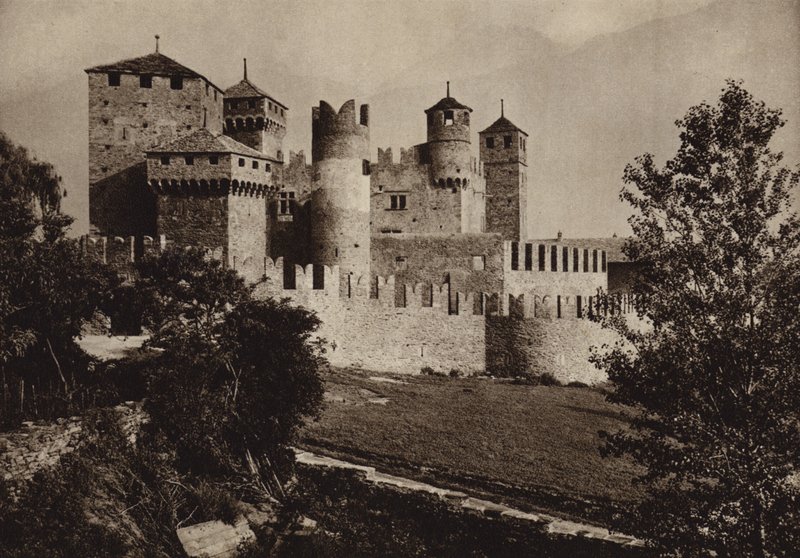 Italien: Castello Fenis, Aostatal von Kurt Hielscher
