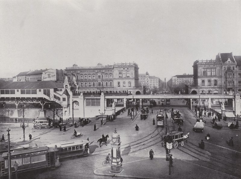 Hallesches Tor mit Hochbahnhof von Photographer German
