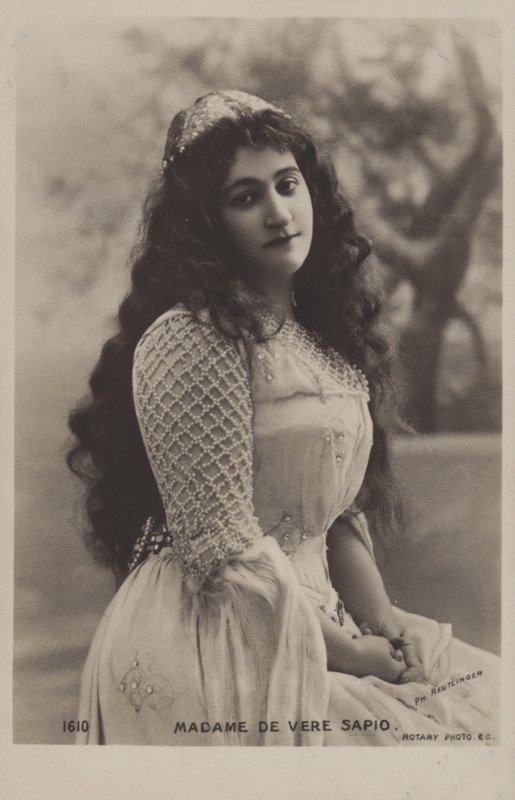 Clementine de Vere Sapio, französisch-amerikanische Opernsopranistin von Reutlinger Studio