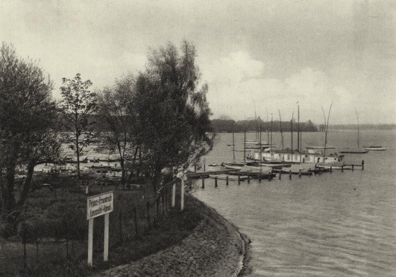 Wannsee von Sasha Stone